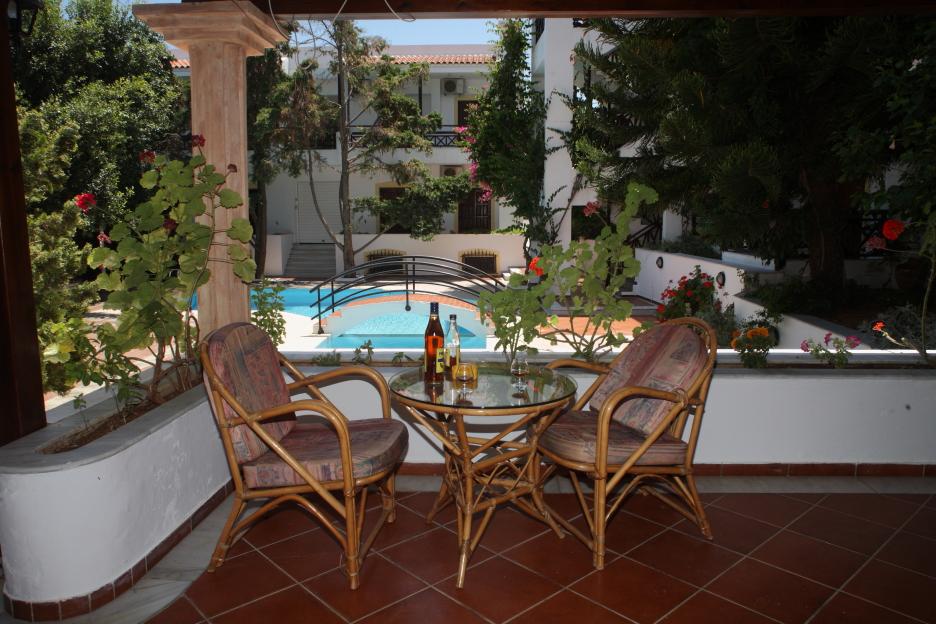 Rena Apartments Goúvai Luaran gambar