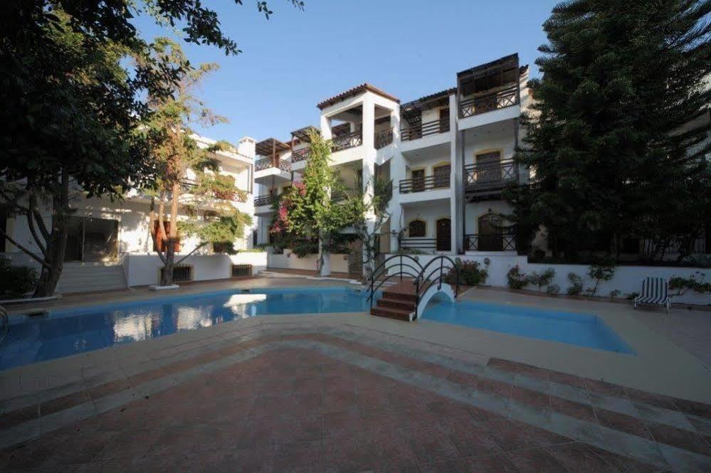 Rena Apartments Goúvai Luaran gambar